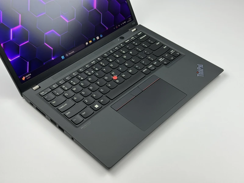 Lenovo ThinkPad X13 Gen 2 – i5-1145G7, 16GB RAM i matryca FHD+ 13.3". Lekki, biznesowy ultrabook do pracy biurowej i mobilnej – gwarancja jakości.