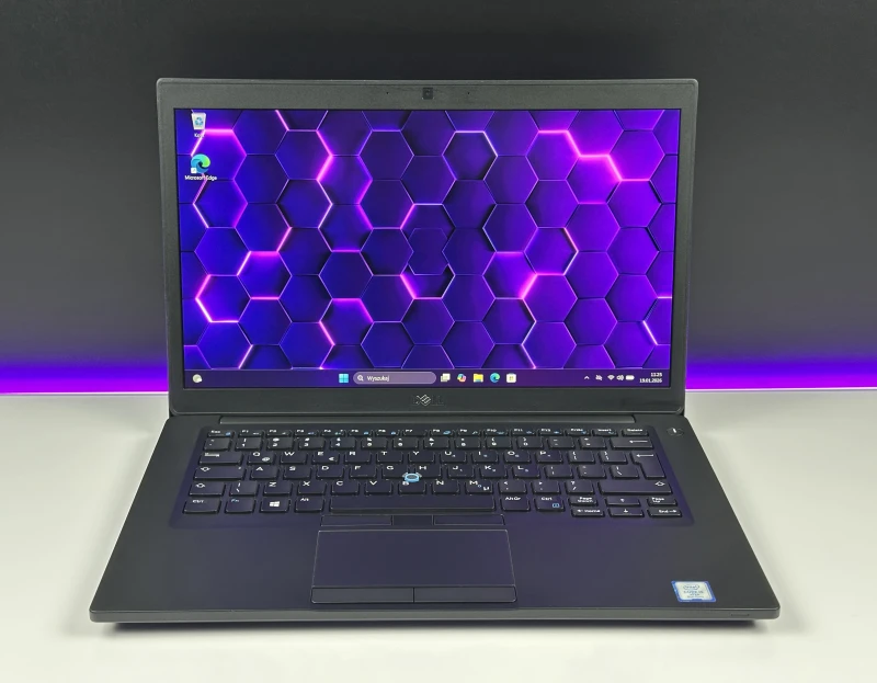 Dell Latitude 7490 z procesorem i5-8350U i Intel UHD Graphics 620. Laptop biznesowy z modemem LTE do pracy z dostępem do sieci poza biurem.
