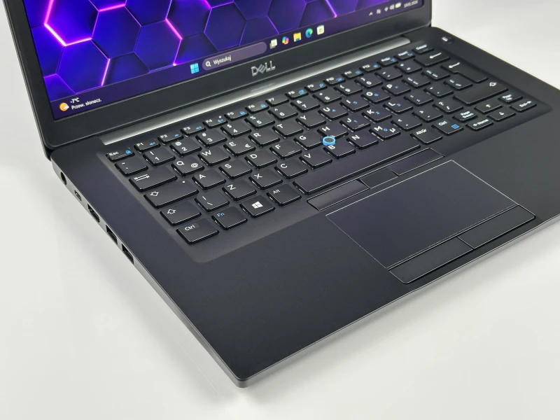 Dell Latitude 7490 z procesorem i5-8350U i Intel UHD Graphics 620. Laptop biznesowy z modemem LTE do pracy z dostępem do sieci poza biurem.