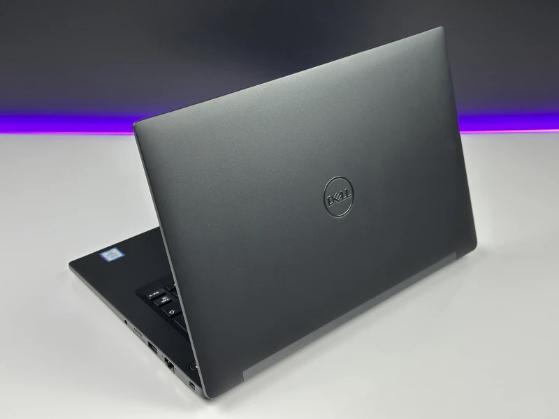 Dell Latitude 7490 z procesorem i5-8350U i Intel UHD Graphics 620. Laptop biznesowy z modemem LTE do pracy z dostępem do sieci poza biurem.