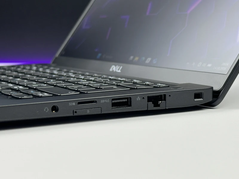 Dell Latitude 7390 z procesorem i5-7300U i Intel HD Graphics 620. Kompaktowy laptop biznesowy z modemem LTE do wygodnej pracy mobilnej.