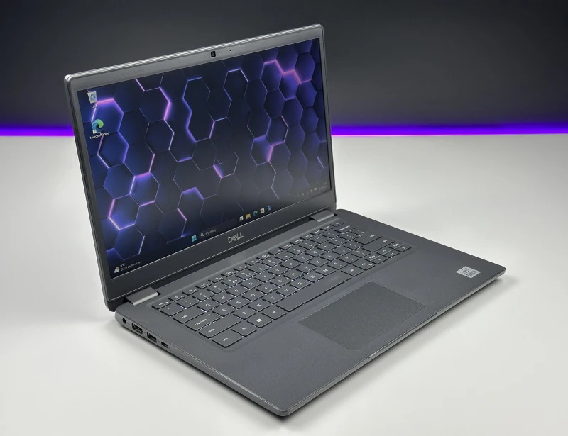 Dell Latitude 3410 z procesorem i5-10310U, ekranem 14" i Intel UHD Graphics. Biznesowy laptop w uniwersalnym formacie do codziennej pracy.