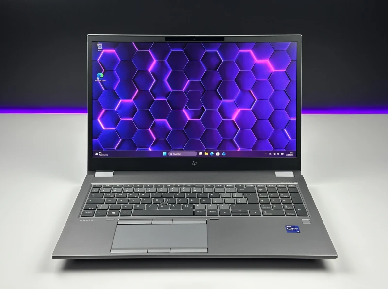 HP ZBook Fury 15 G8 z procesorem i9-11950H, ekranem 15.6" FHD Sure View i RTX A5000 (16GB). Stacja robocza z 4 slotami RAM DDR4.