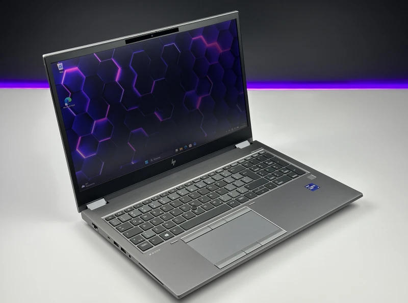 HP ZBook Fury 15 G8 z procesorem i9-11950H, ekranem 15.6" FHD Sure View i RTX A5000 (16GB). Stacja robocza z 4 slotami RAM DDR4.