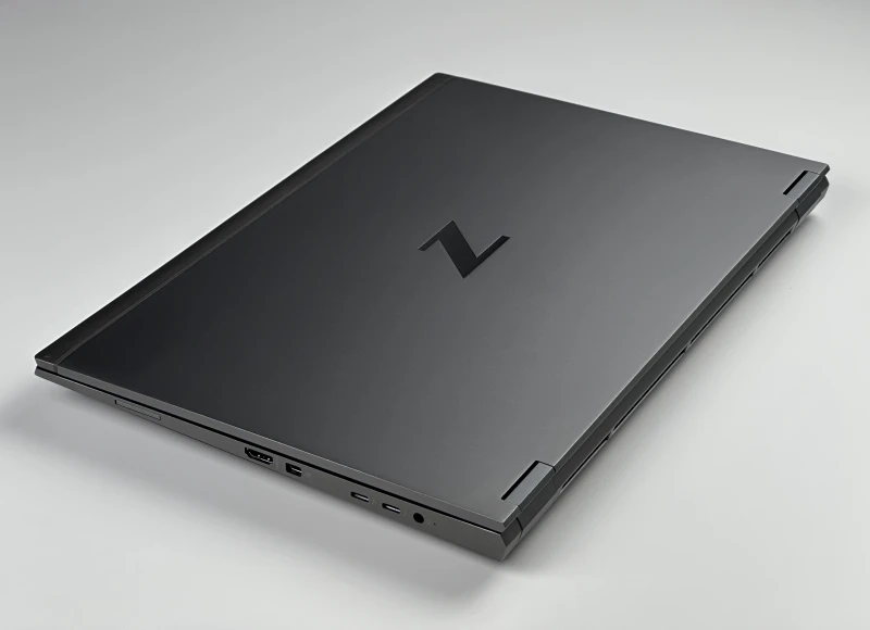 HP ZBook Fury 15 G8 z procesorem i9-11950H, ekranem 15.6" FHD Sure View i RTX A5000 (16GB). Stacja robocza z 4 slotami RAM DDR4.