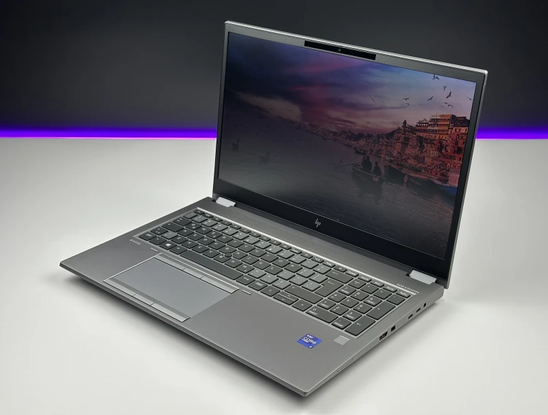 HP ZBook Fury 15 G8 z procesorem i9-11950H, ekranem 15.6" FHD Sure View i RTX A5000 (16GB). Stacja robocza z 4 slotami RAM DDR4.