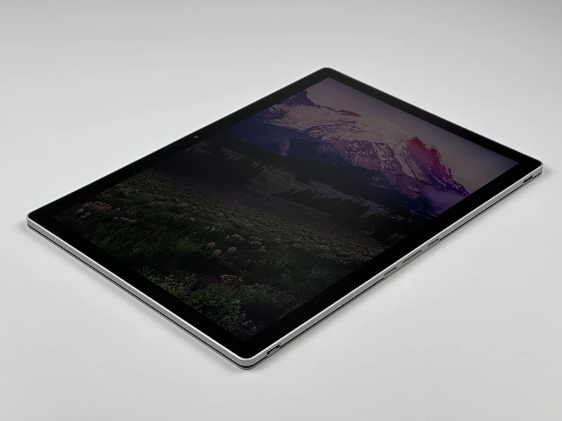 Microsoft Surface Book 2 z i7-8650U, 16GB RAM, SSD 512GB i ekranem dotykowym – wszechstronny laptop z GTX 1050 2GB i klawiaturą PL QWERTY.