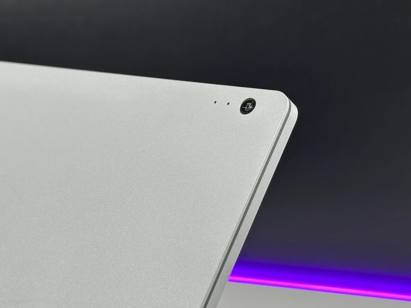 Microsoft Surface Book 2 z i7-8650U, 16GB RAM, SSD 512GB i ekranem dotykowym – wszechstronny laptop z GTX 1050 2GB i klawiaturą PL QWERTY.