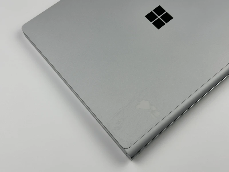Microsoft Surface Book 2 z i7-8650U, 16GB RAM, SSD 512GB i ekranem dotykowym – wszechstronny laptop z GTX 1050 2GB i klawiaturą PL QWERTY.