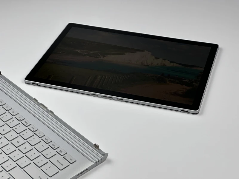 Microsoft Surface Book 2 z i7-8650U, 16GB RAM, SSD 512GB i ekranem dotykowym – wszechstronny laptop z GTX 1050 2GB i klawiaturą PL QWERTY. Microsoft Surface Book 2 z i7-8650U, 16GB RAM, SSD 512GB i ekranem dotykowym – wszechstronny laptop z GTX 1050 2GB i klawiaturą PL QWERTY.