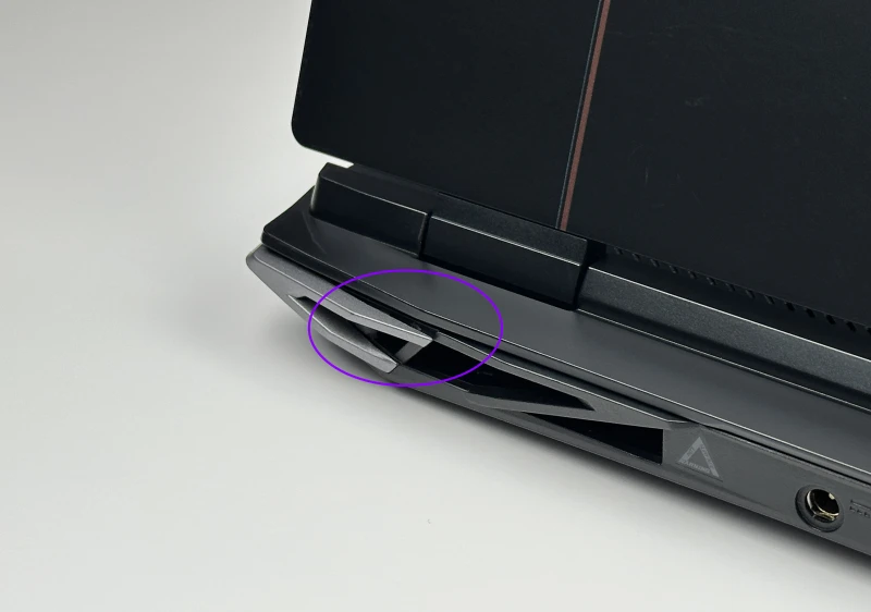 Acer Nitro AN515-58 z Intel Core i7-12700H, grafiką RTX 3070 Ti (8GB) i ekranem 15,6″ FHD 165Hz. Laptop gamingowy do gier, grafiki i multimediów.