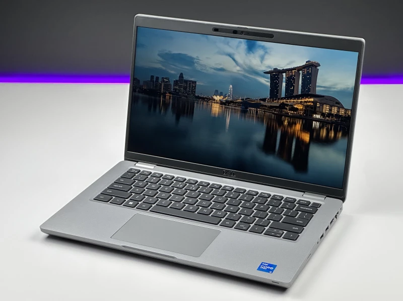 Dell Latitude 5421 z i5-11500H, ekranem 14" FHD i Intel UHD Graphics. Laptop biznesowy z klawiaturą US bez naklejek, Thunderbolt 4, HDMI i RJ-45. Dell Latitude 5421 z i5-11500H, ekranem 14" FHD i Intel UHD Graphics. Laptop biznesowy z klawiaturą US bez naklejek, Thunderbolt 4, HDMI i RJ-45.