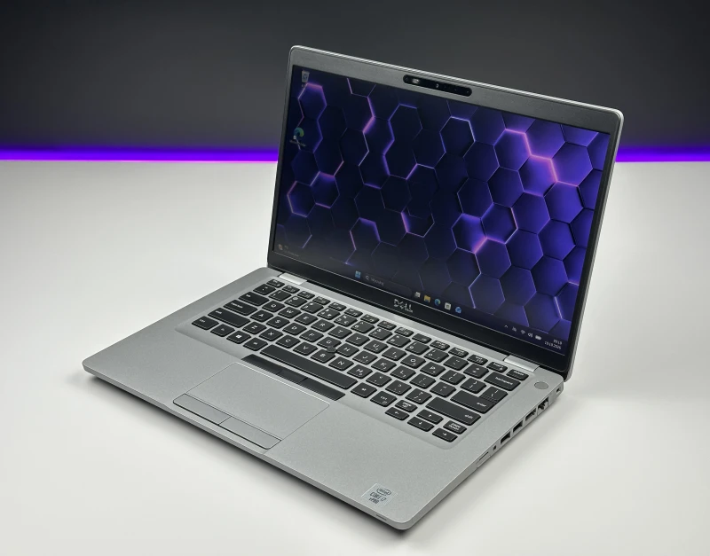 Dell Latitude 5411 z i7-10850H i grafiką MX250 to wydajny laptop 14" do pracy, nauki i codziennych zadań. FHD zapewnia komfortowy, wyraźny obraz.