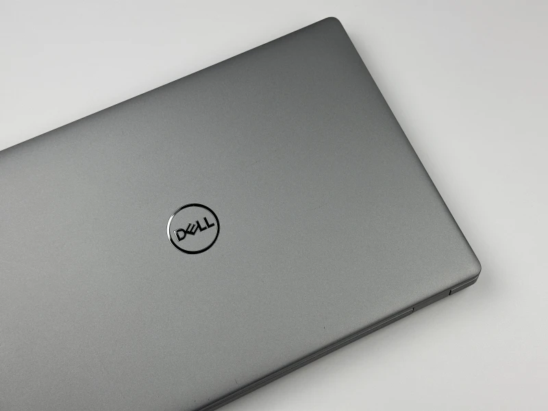 Dell Latitude 5411 z i7-10850H i grafiką MX250 to wydajny laptop 14" do pracy, nauki i codziennych zadań. FHD zapewnia komfortowy, wyraźny obraz.