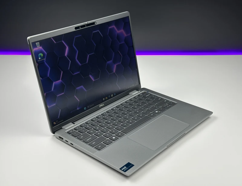 Dell Latitude 7450 z procesorem Intel Core Ultra 7 155U, 16 GB RAM i ekranem 14″ FHD+. Laptop z grafiką Intel Graphics, czytnikiem linii papilarnych.