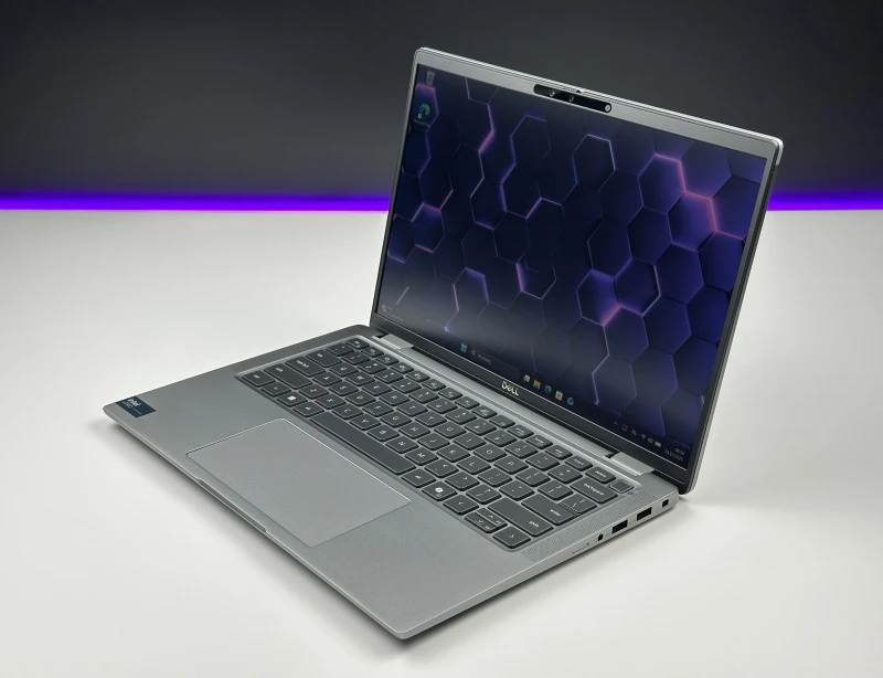Dell Latitude 7450 z procesorem Intel Core Ultra 7 155U, 16 GB RAM i ekranem 14″ FHD+. Laptop z grafiką Intel Graphics, czytnikiem linii papilarnych.