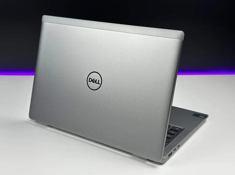 Dell Latitude 7450 z procesorem Intel Core Ultra 7 155U, 16 GB RAM i ekranem 14″ FHD+. Laptop z grafiką Intel Graphics, czytnikiem linii papilarnych.