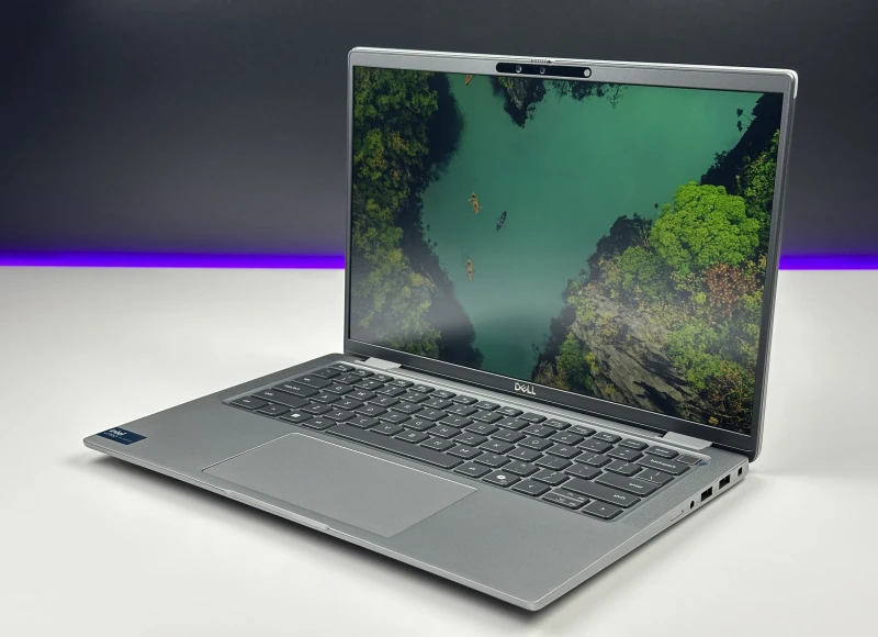 Dell Latitude 7450 z procesorem Intel Core Ultra 7 155U, 16 GB RAM i ekranem 14″ FHD+. Laptop z grafiką Intel Graphics, czytnikiem linii papilarnych.