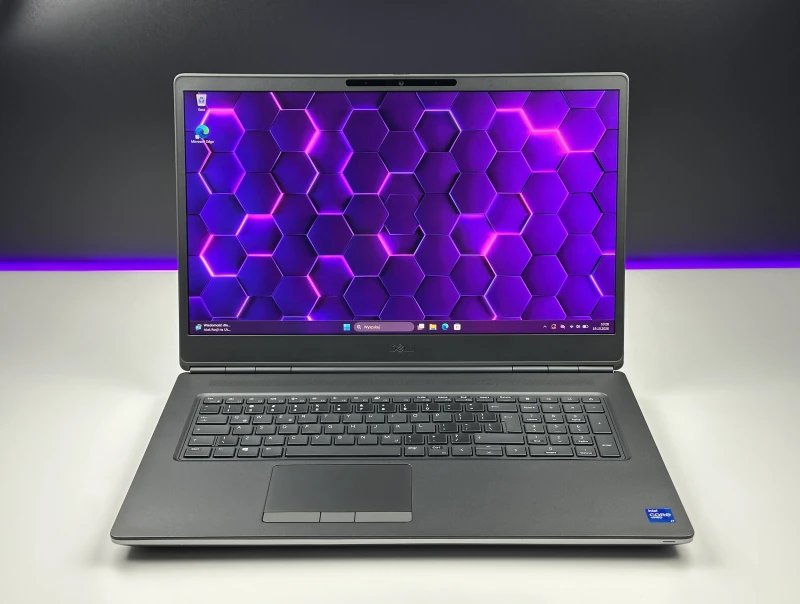 Dell Precision 7760 z i7-11850H, ekranem 4K UHD 120Hz i RTX A3000. Mobilna stacja robocza z 4 slotami RAM i szerokimi możliwościami rozbudowy.