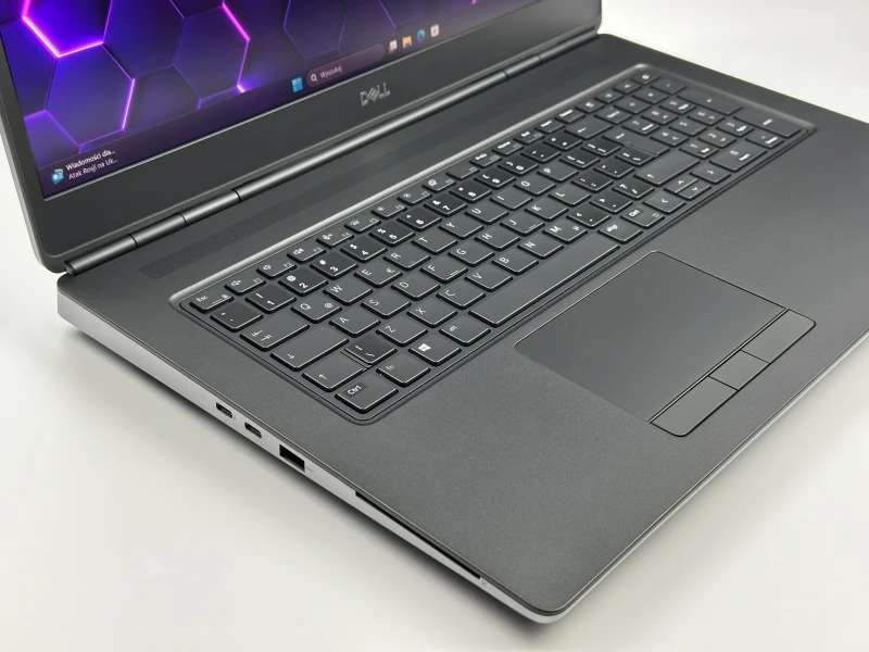Dell Precision 7760 z i7-11850H, ekranem 4K UHD 120Hz i RTX A3000. Mobilna stacja robocza z 4 slotami RAM i szerokimi możliwościami rozbudowy.