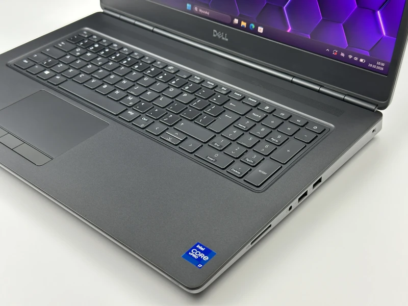 Dell Precision 7760 z i7-11850H, ekranem 4K UHD 120Hz i RTX A3000. Mobilna stacja robocza z 4 slotami RAM i szerokimi możliwościami rozbudowy.