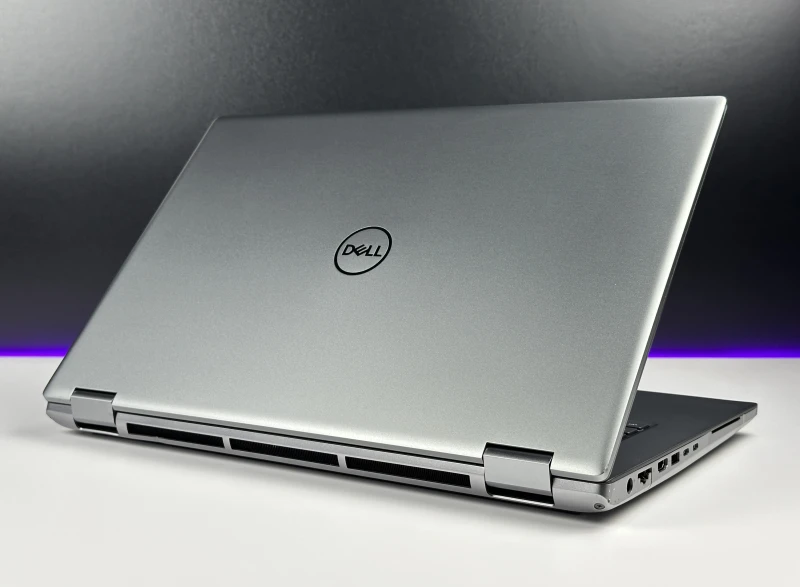Dell Precision 7770 z i9-12950HX, 64GB RAM, ekranem 17.3" 4K UHD 120Hz i RTX A5500. Potężna stacja robocza z 2x Thunderbolt 4 i klawiaturą US.