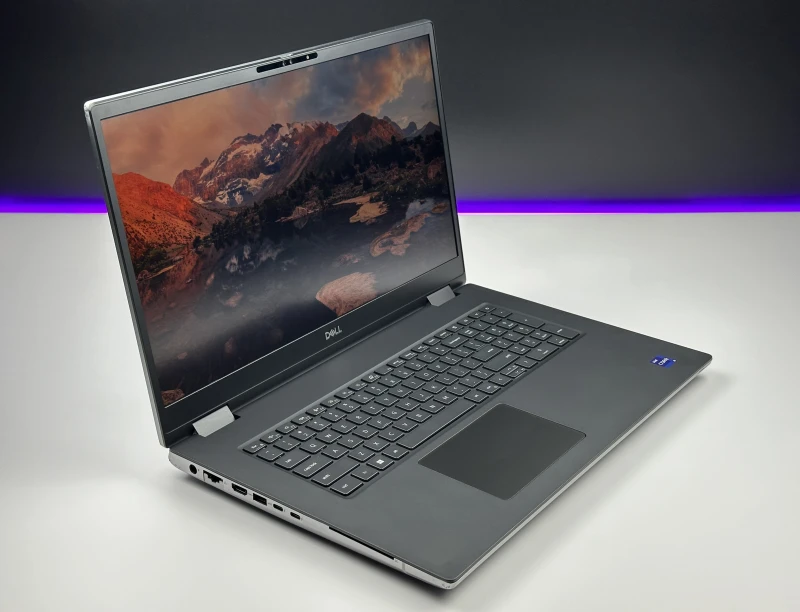 Dell Precision 7770 z i9-12950HX, 64GB RAM, ekranem 17.3" 4K UHD 120Hz i RTX A5500. Potężna stacja robocza z 2x Thunderbolt 4 i klawiaturą US.