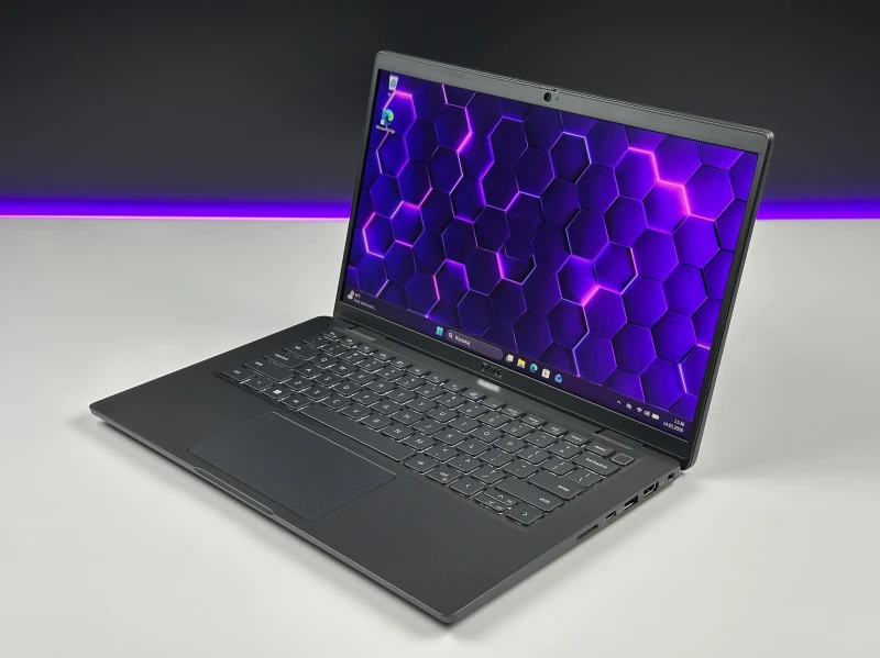 Dell Latitude 7430 - i7-1265U, 32GB RAM. Lekki ultrabook biznesowy z obudową Carbon, stworzony do intensywnej pracy mobilnej i wielozadaniowości.
