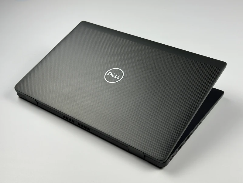 Dell Latitude 7430 - i7-1265U, 32GB RAM. Lekki ultrabook biznesowy z obudową Carbon, stworzony do intensywnej pracy mobilnej i wielozadaniowości.
