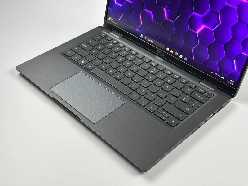 Dell Latitude 7430 - i7-1265U, 32GB RAM. Lekki ultrabook biznesowy z obudową Carbon, stworzony do intensywnej pracy mobilnej i wielozadaniowości.