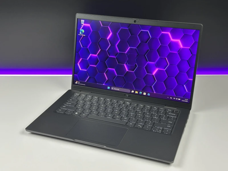 Dell Latitude 7430 - i7-1265U, 32GB RAM. Lekki ultrabook biznesowy z obudową Carbon, stworzony do intensywnej pracy mobilnej i wielozadaniowości.