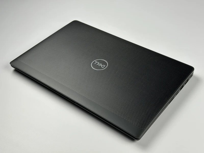 Dell Latitude 7430 - i7-1265U, 32GB RAM. Lekki ultrabook biznesowy z obudową Carbon, stworzony do intensywnej pracy mobilnej i wielozadaniowości.