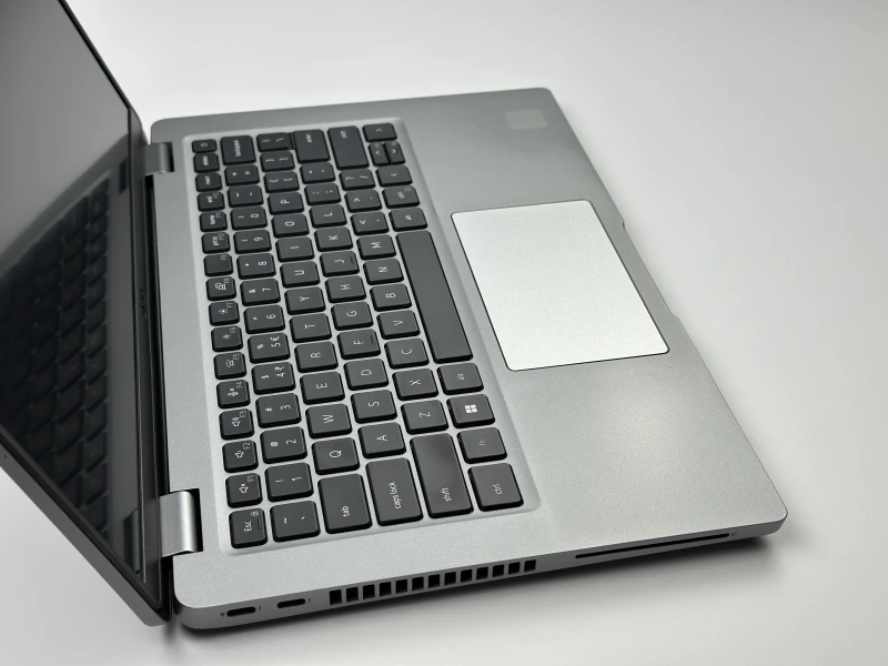 Dell Latitude 5430 - procesor i5-1235U, matryca 14" oraz modem LTE – nowoczesny laptop biznesowy z klawiaturą US, idealny do pracy.