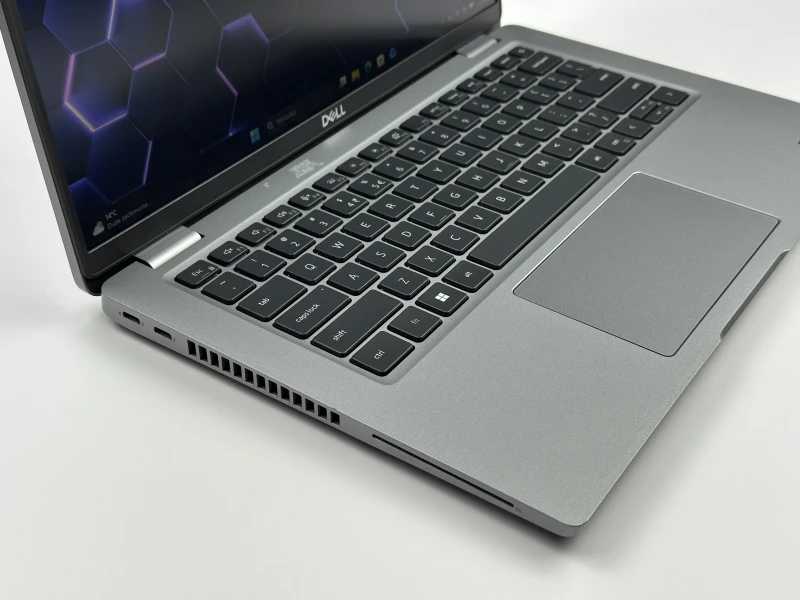 Dell Latitude 5430 - procesor i5-1235U, matryca 14" oraz modem LTE – nowoczesny laptop biznesowy z klawiaturą US, idealny do pracy.