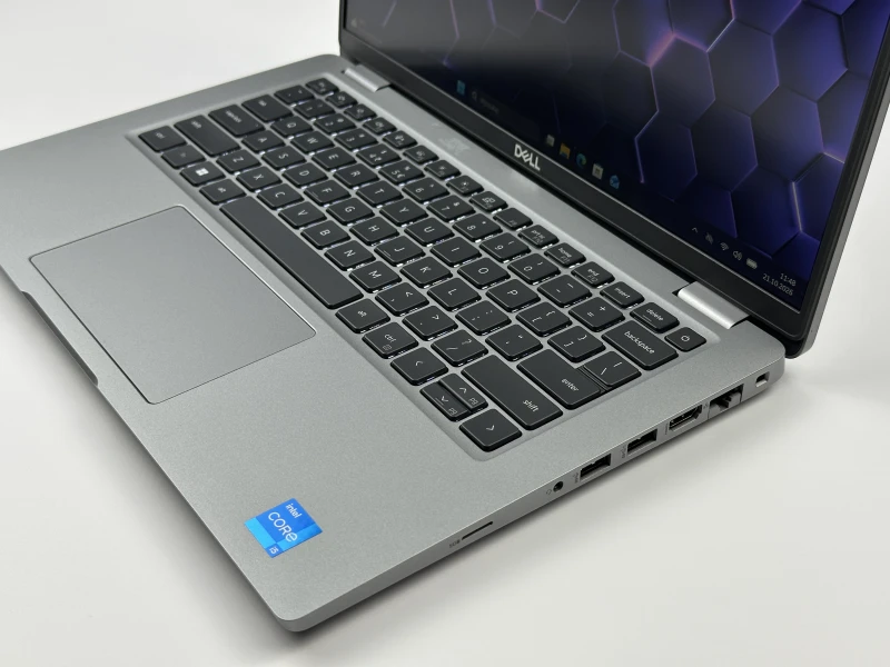 Dell Latitude 5430 - procesor i5-1235U, matryca 14" oraz modem LTE – nowoczesny laptop biznesowy z klawiaturą US, idealny do pracy.