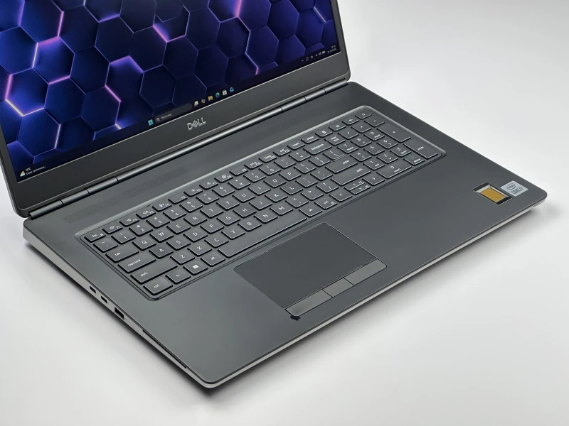 Dell Precision 7750 z i7-10850H i RTX3000 – profesjonalna stacja robocza stworzona do grafiki 3D, CAD i wymagających projektów inżynieryjnych.