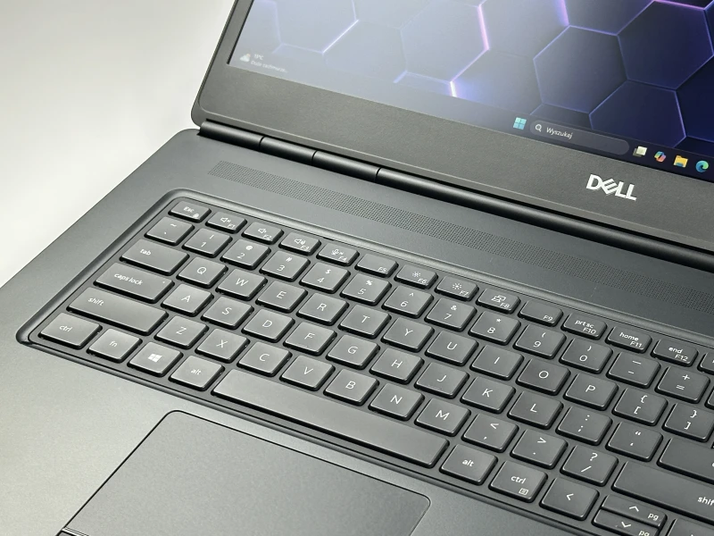 Dell Precision 7750 z i7-10850H i RTX3000 – profesjonalna stacja robocza stworzona do grafiki 3D, CAD i wymagających projektów inżynieryjnych.