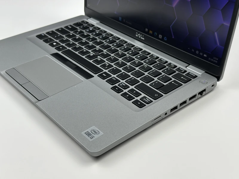 Dell Latitude 5410 z i5-10310U, ekranem 14" FHD i Intel UHD Graphics. Biznesowy laptop z USB-C, HDMI, RJ-45 i możliwością rozbudowy pamięci RAM.