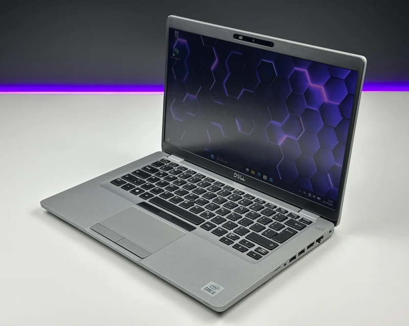 Dell Latitude 5410 z i5-10310U, ekranem 14" FHD i Intel UHD Graphics. Biznesowy laptop z USB-C, HDMI, RJ-45 i możliwością rozbudowy pamięci RAM.