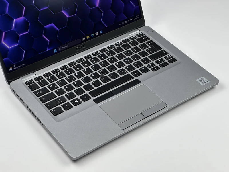 Dell Latitude 5410 z i5-10310U, ekranem 14" FHD i Intel UHD Graphics. Biznesowy laptop z USB-C, HDMI, RJ-45 i możliwością rozbudowy pamięci RAM.