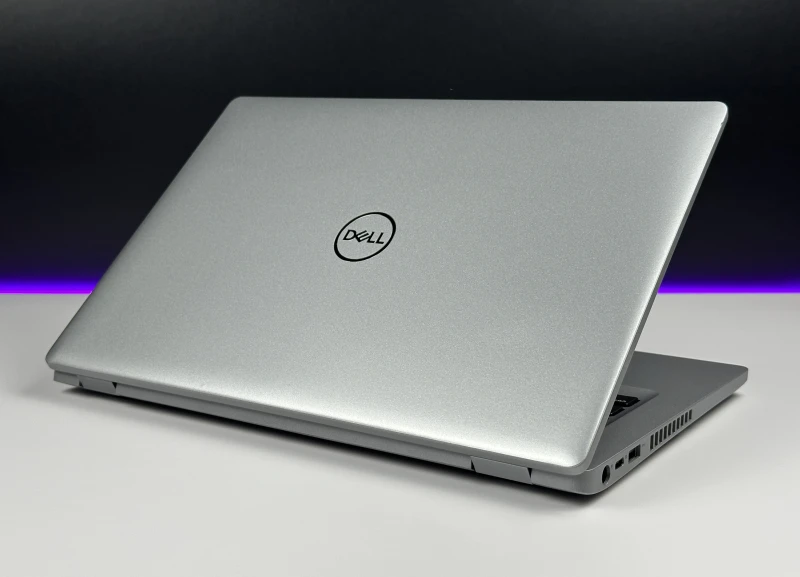 Dell Latitude 5410 z i5-10310U, ekranem 14" FHD i Intel UHD Graphics. Biznesowy laptop z USB-C, HDMI, RJ-45 i możliwością rozbudowy pamięci RAM.