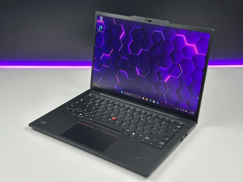 ThinkPad T14s Gen 5 z Core Ultra 5 125U, 16GB RAM i ekranem 14". Konstrukcja z Thunderbolt 4, Wi-Fi 6E i nowoczesną platformą Intel Core Ultra.