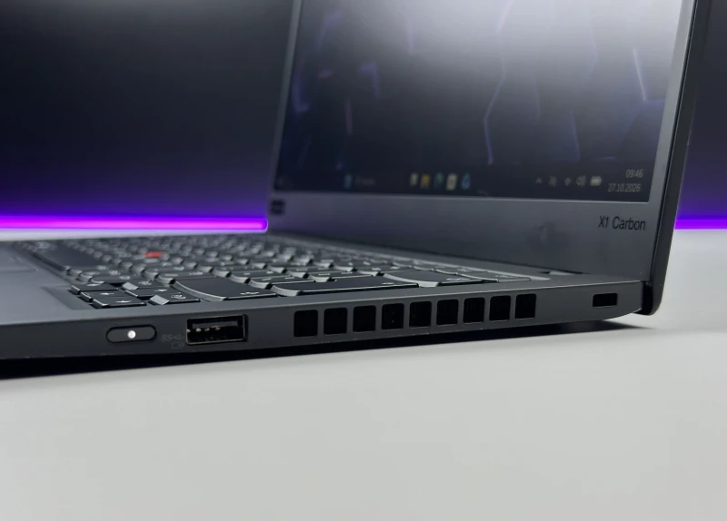 Lenovo ThinkPad X1 Carbon Gen 8 z i7-10510U i matrycą FHD – ultralekki laptop, stworzony z myślą o mobilnej pracy i wymagających użytkownikach.