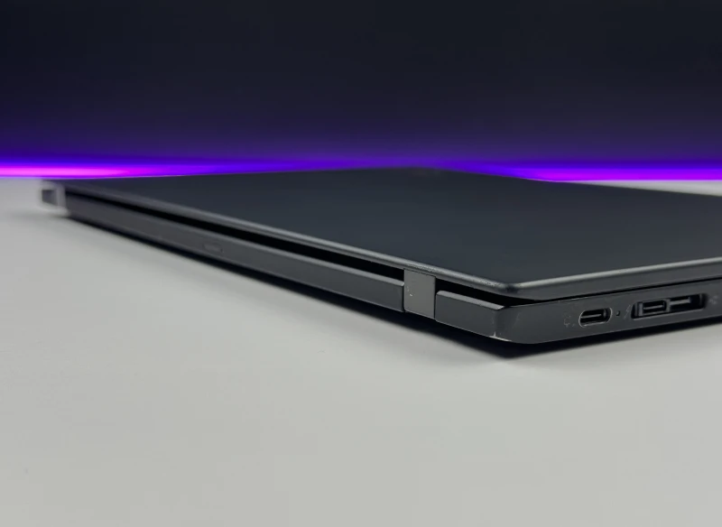 Lenovo ThinkPad X1 Carbon Gen 8 z i7-10510U i matrycą FHD – ultralekki laptop, stworzony z myślą o mobilnej pracy i wymagających użytkownikach.