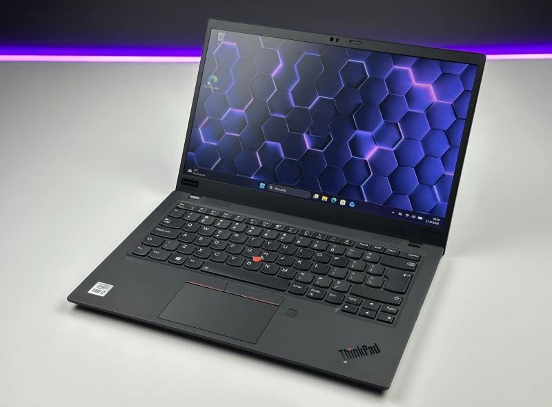Lenovo ThinkPad X1 Carbon Gen 8 z i7-10510U i matrycą FHD – ultralekki laptop, stworzony z myślą o mobilnej pracy i wymagających użytkownikach. Lenovo ThinkPad X1 Carbon Gen 8 z i7-10510U i matrycą FHD – ultralekki laptop, stworzony z myślą o mobilnej pracy i wymagających użytkownikach.
