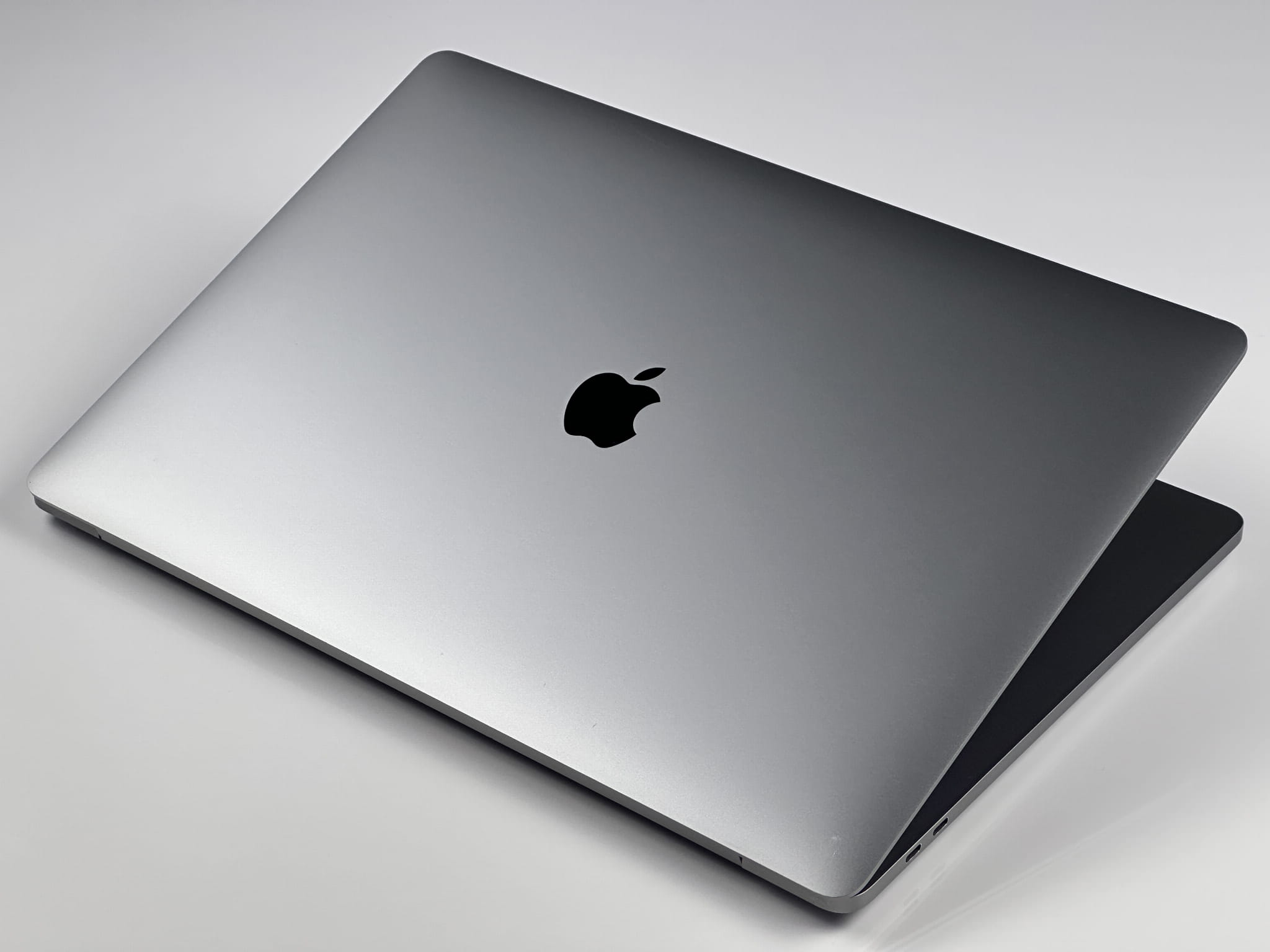 Apple MacBook Pro 16 A2141 i7-9750H 16GB 512GB Radeon Pro 5300M
