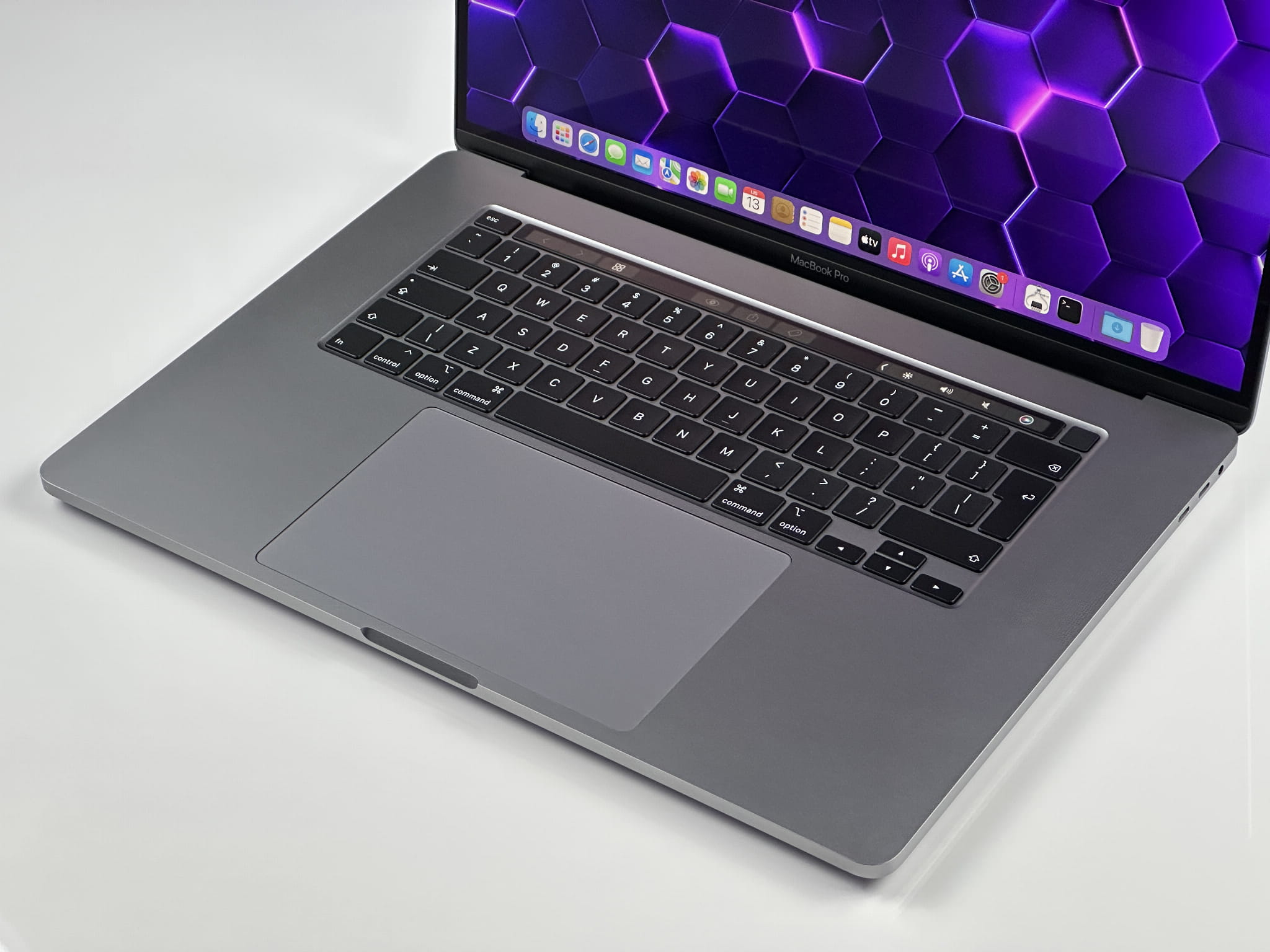 Apple MacBook Pro 16 A2141 i7-9750H 16GB 512GB Radeon Pro 5300M