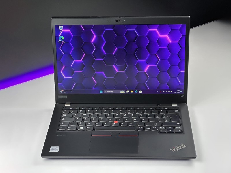 Laptop Lenovo 13 cali – kompaktowy komputer do torby