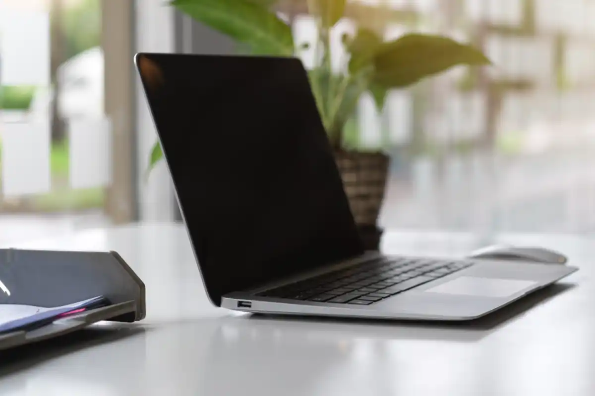 Laptopy poleasingowe do zawodów biurowych