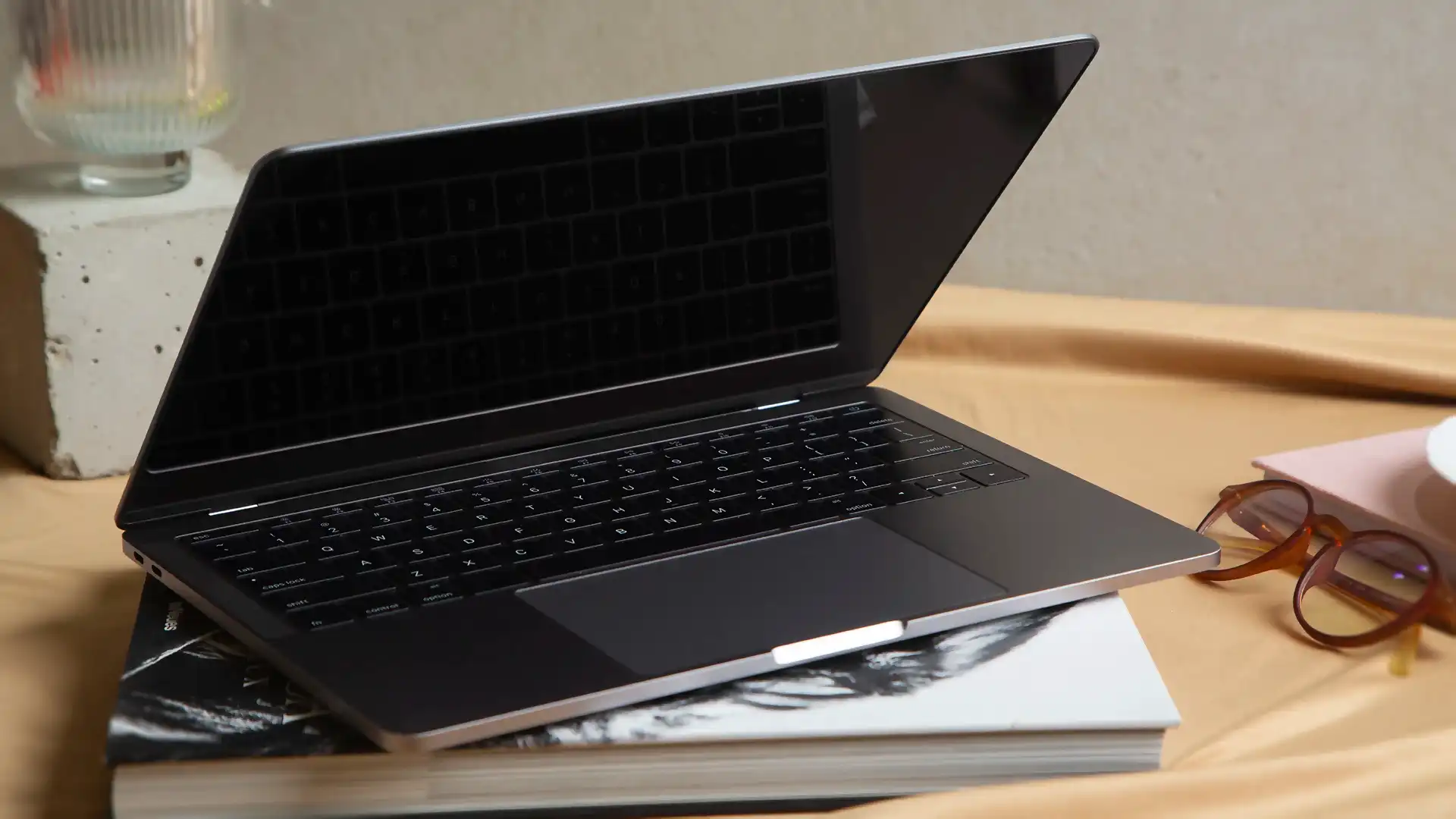 Kompaktowe vs potężne: Który laptop wybrać? 12" czy 17"?